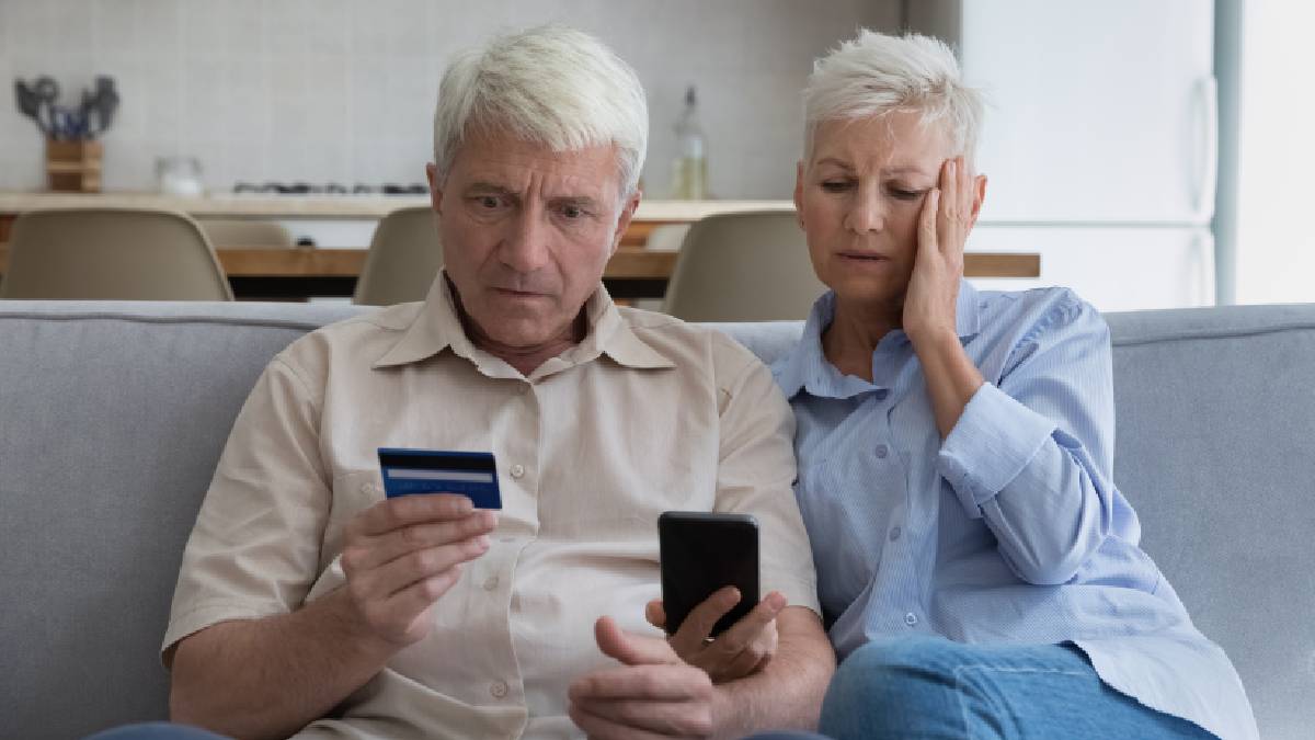 Adultos mayores son victimas de estafadores