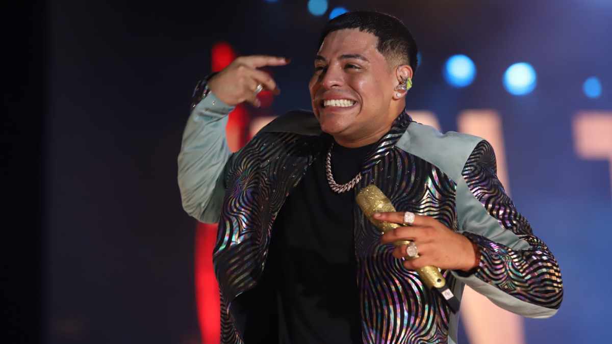 Eduin Caz, vocalista de Grupo Firme