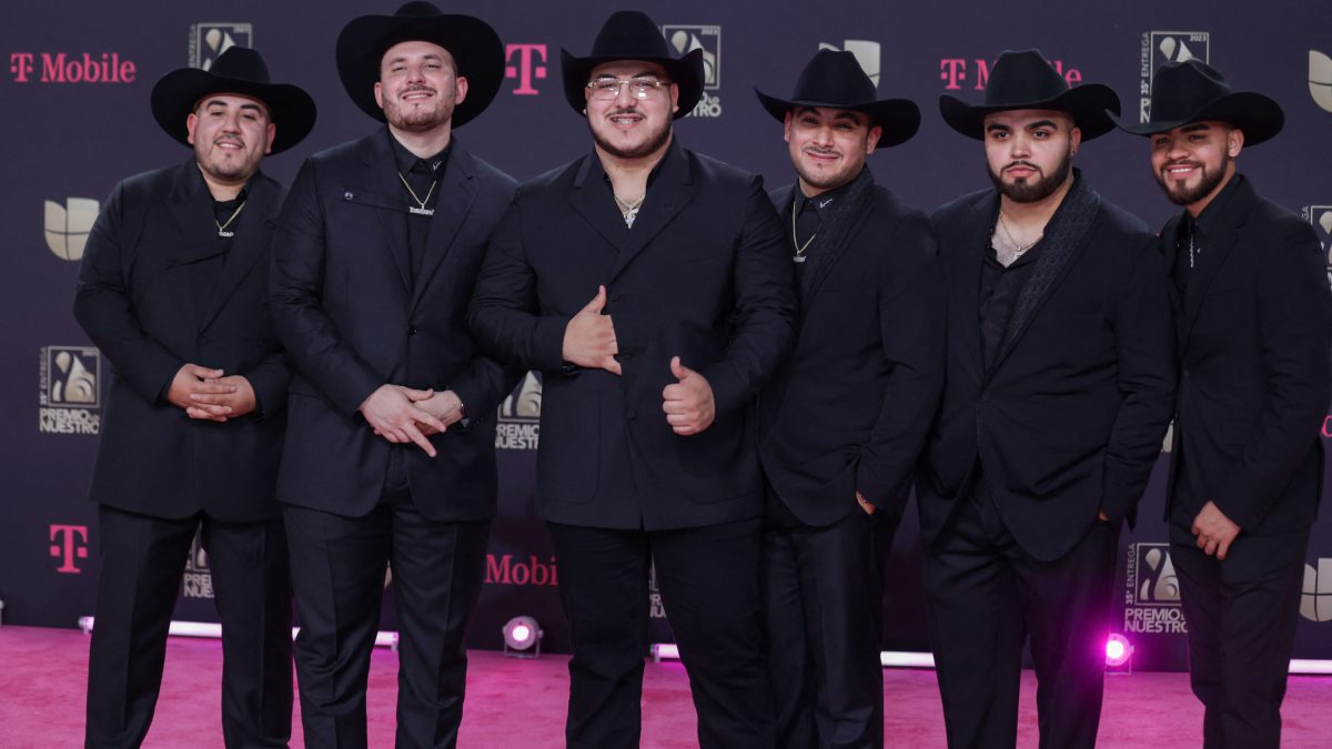 Grupo Frontera en la alfombra roja de los premio Lo Nuestro