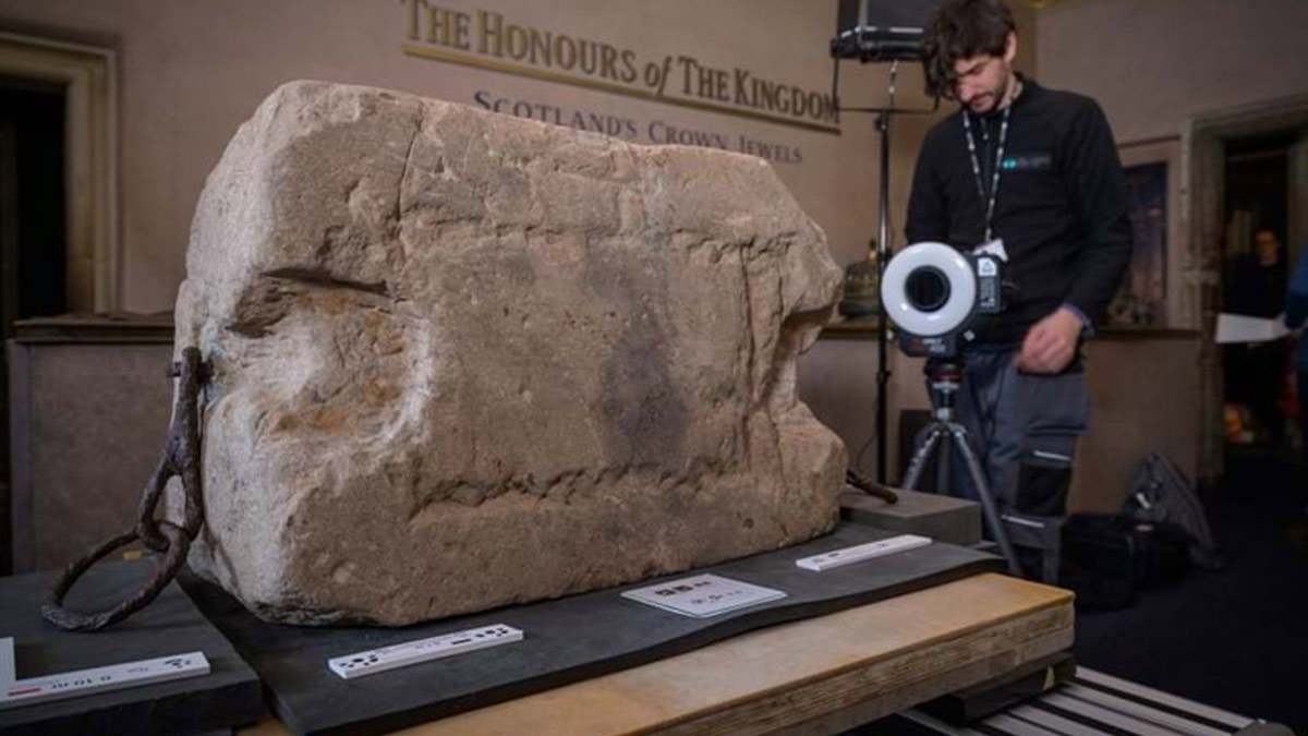 Marcas ocultas en la Piedra del Destino