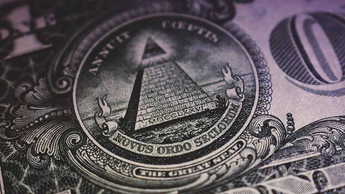 Por qué es de buena suerte llevar un billete de un dólar en la cartera