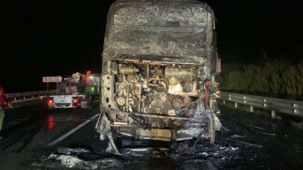 Autobús incendiado choque cordoba veracruz