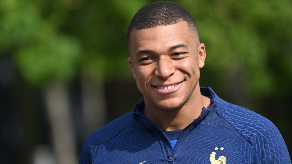 Cuanto Cuesta Mbappe
