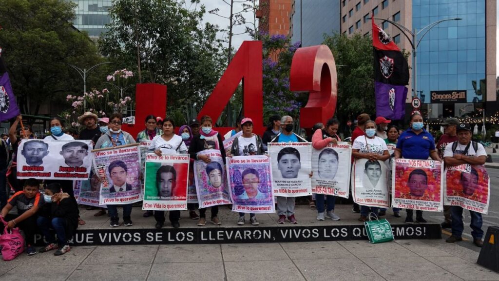 marcha 11 años por caso Ayotzinapa