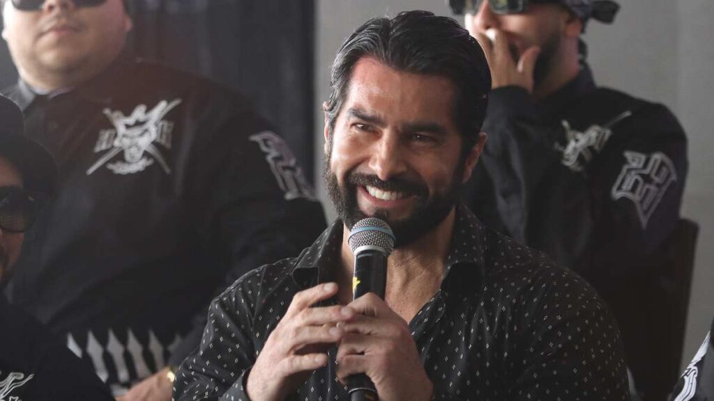 Arturo Carmona Rey Cucaracho Aracely Arambula1