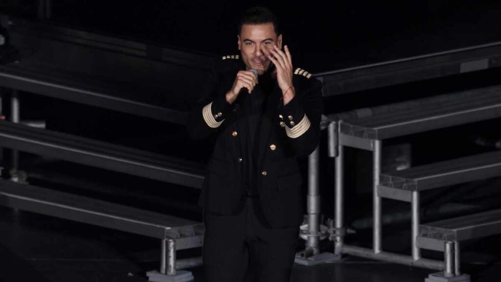 Carlos Rivera dedica canción a su hijo por nacer y conmueve a Cynthia Rodríguez