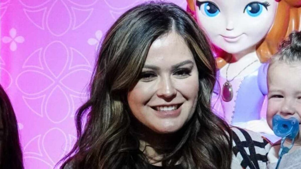 Mariana Echeverría y Óscar Jiménez esperan a su segundo hijo; lo anuncian en video