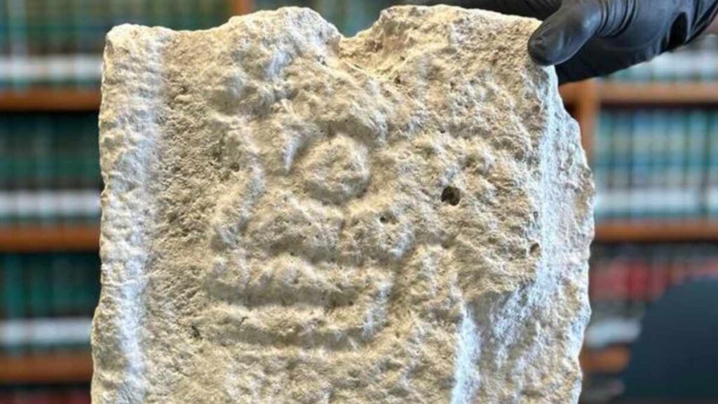 México recupera pieza arqueológica de una tienda de antigüedades en Alemania