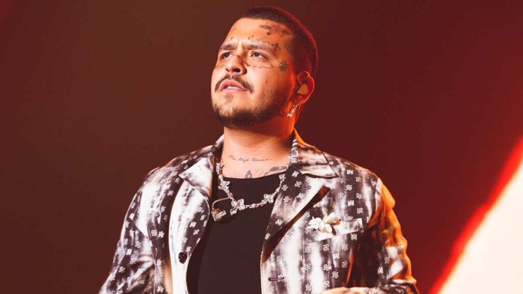 Christian Nodal Rostro Sin Tatuajes Borrados