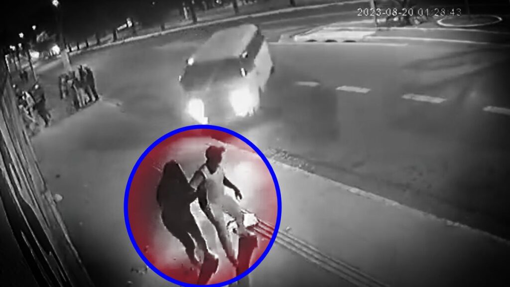 Combi atropella a mujer embarazada en Brasil