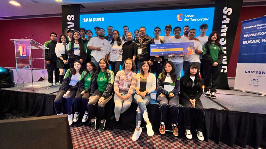 Estudiantes mexiquenses ganan "Solve for Tomorrow 2023" con una app de alerta para el transporte público