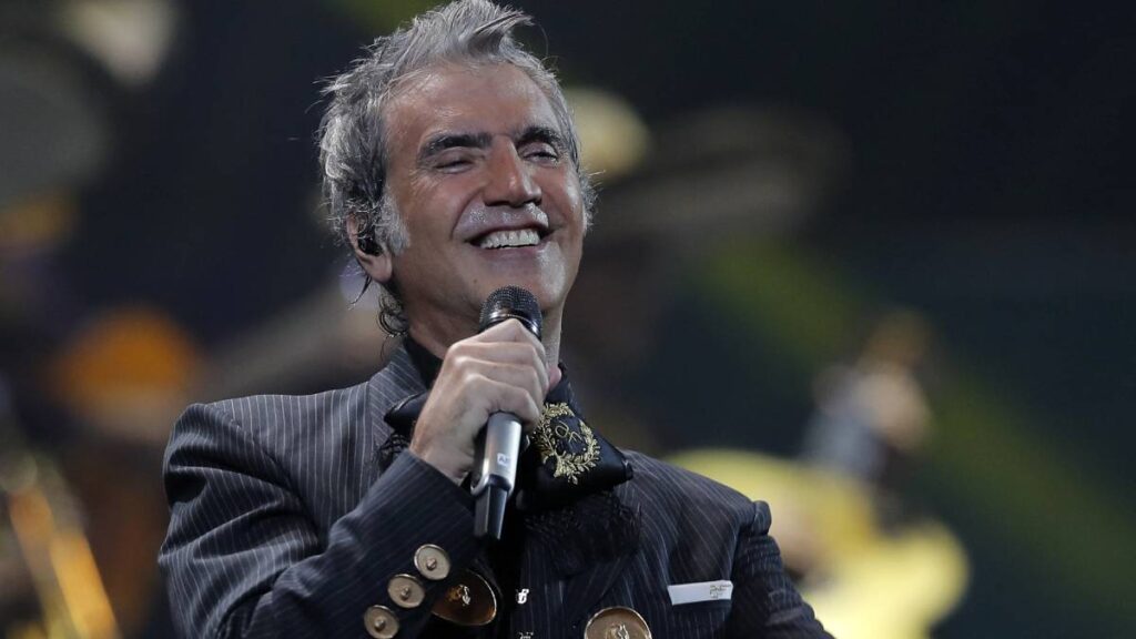 Alejandro Fernandez Look Chavorruco