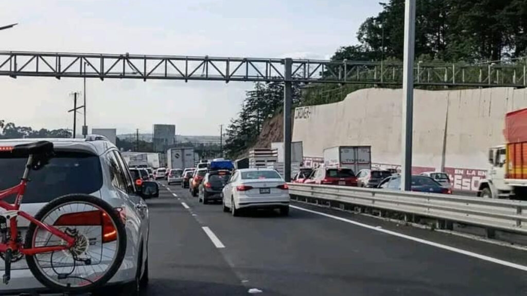 Bloqueo en carretera Toluca Atlacomulco