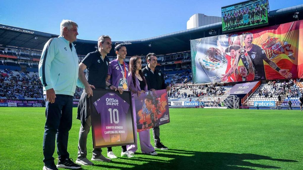 Jennifer Hermoso: así fue el homenaje en México a la campeona del mundo