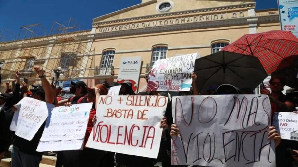 MARCHA ESTUDIANTES HIDALGO UNIVERSIDADES