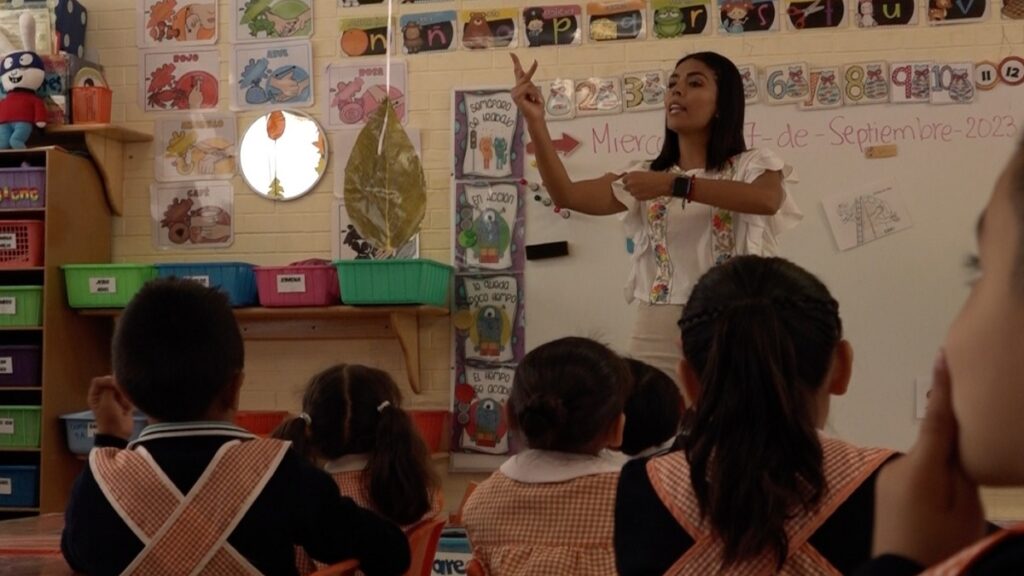 queretaro-maestra-impulsa-lengua-de-senas-en-escuelas-de-mexico
