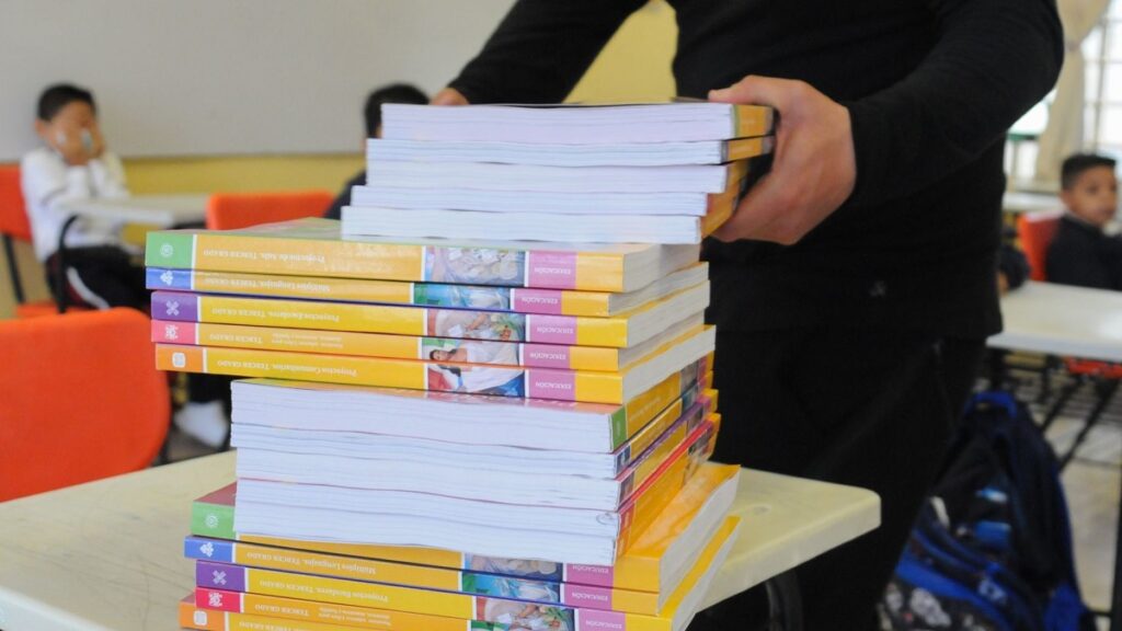 colima-suspende-clases-y-cierra-puerto-de-manzanillo-por-huracán-lidia