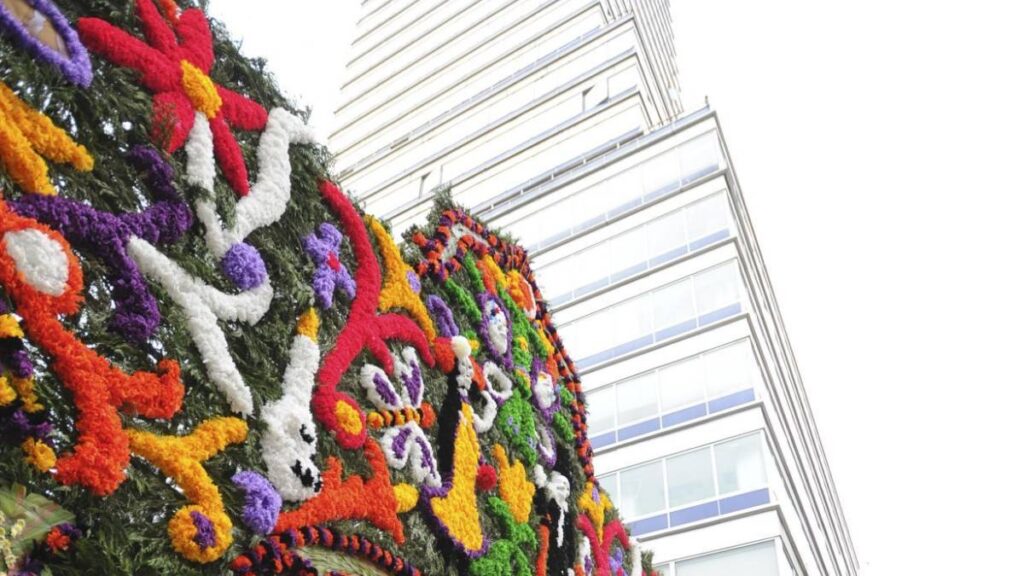 TORRE LATINOAMERICANA DIA DE MUERTOS