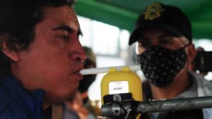 Autoridades arrancan alcoholímetro navideño en las principales ciudades del país
