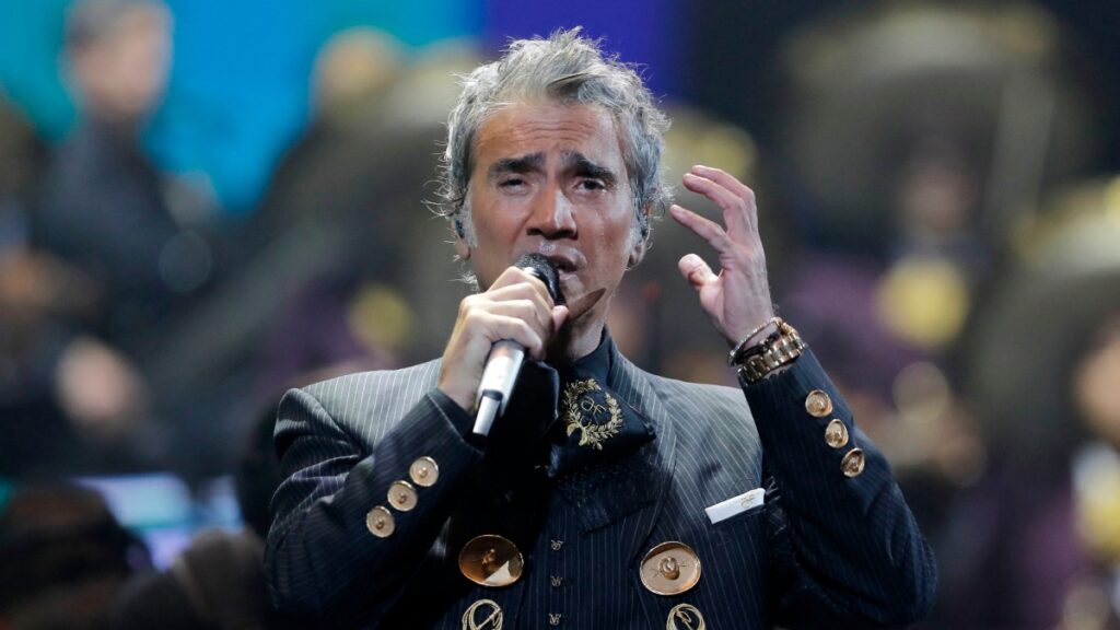 Alejandro Fernández se despide en redes sociales de su perro Luka