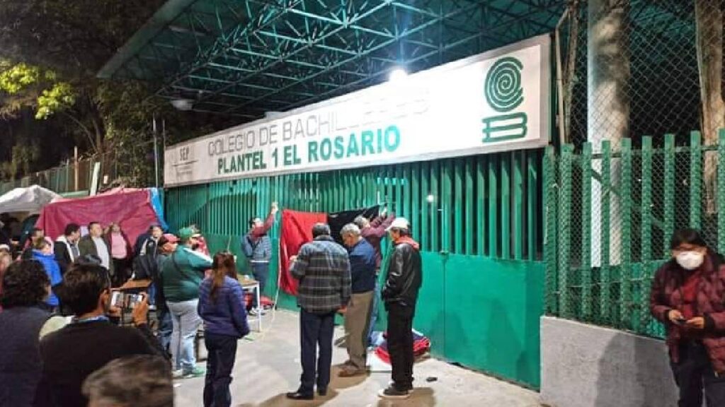 COLEGIO BACHILLERES HUELGA SINDICATO
