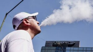 Diputados prohíben vapeadores, pero no su uso: qué se podrá hacer y qué no