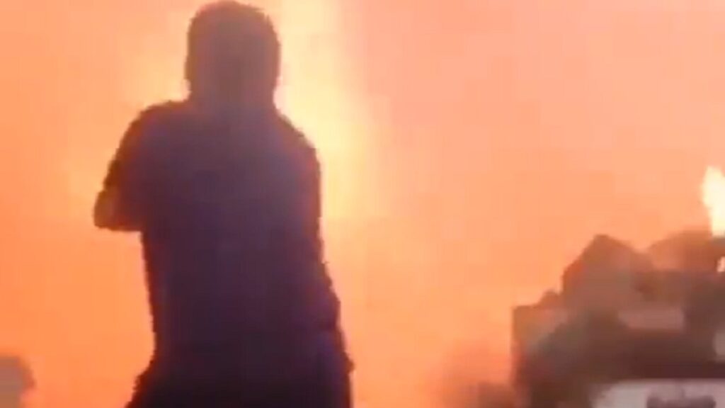 tehuitzingo-puebla-captan-explosion-de-pirotecnia-en-mercado