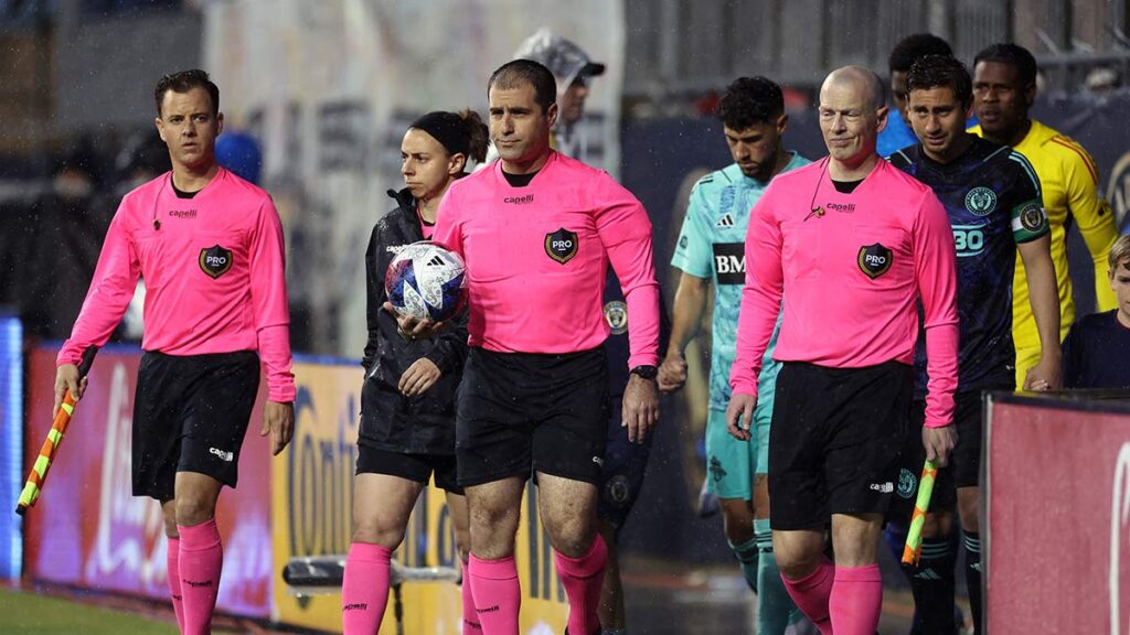 MLS: árbitros podrían ir a huelga en liga estadounidense de futbol