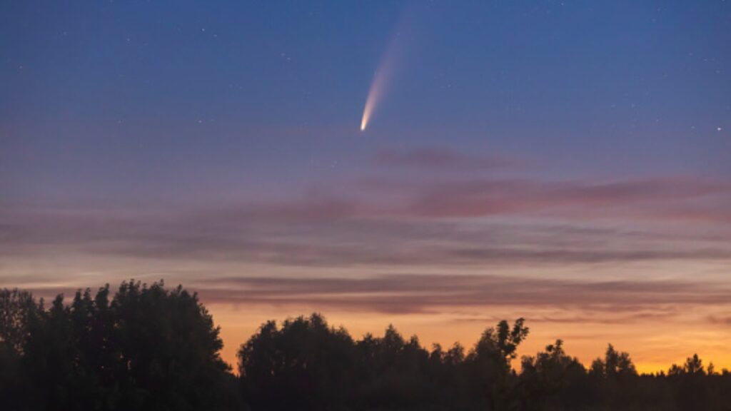 ¿Un mensaje del espacio? Captan en deslumbrantes videos la caída de meteorito en Japón
