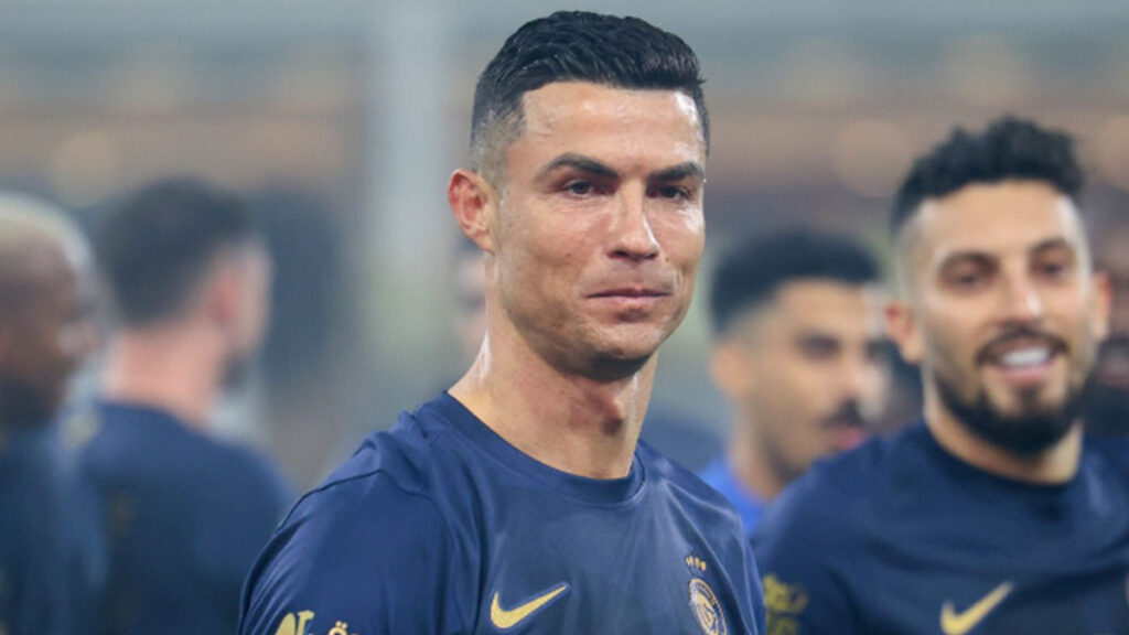 Cristiano Ronaldo presume su nuevo coche de lujo