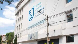 Hay que dejar a lado la política y buscar al mejor fiscal para CDMX