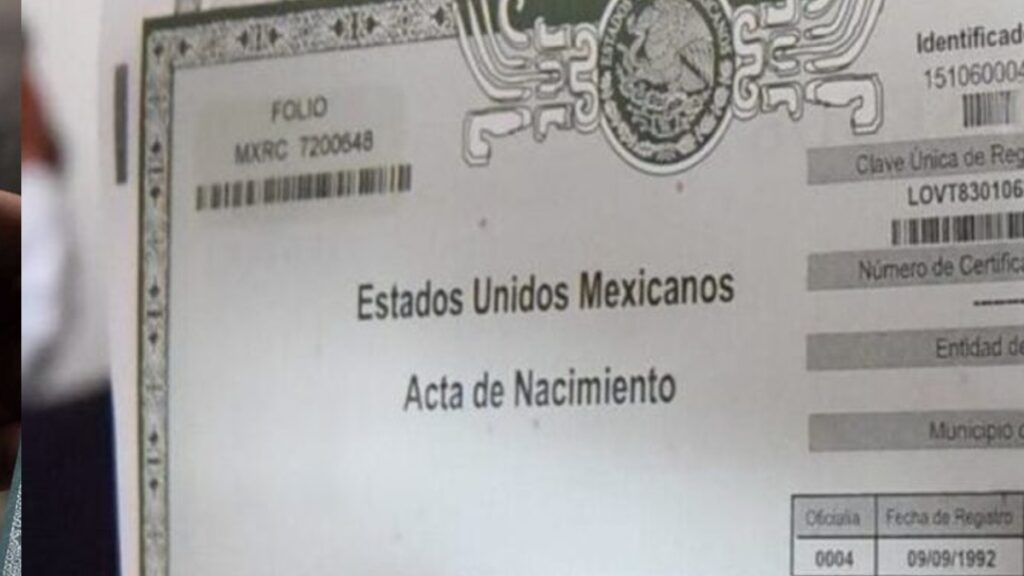 SCJN declara inconstitucional incluir matrimonio y divorcio en actas de nacimiento por vulnerar privacidad.