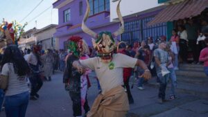 Se arma pelea en pleno desfile del carnaval de Tlaxcala 2026
