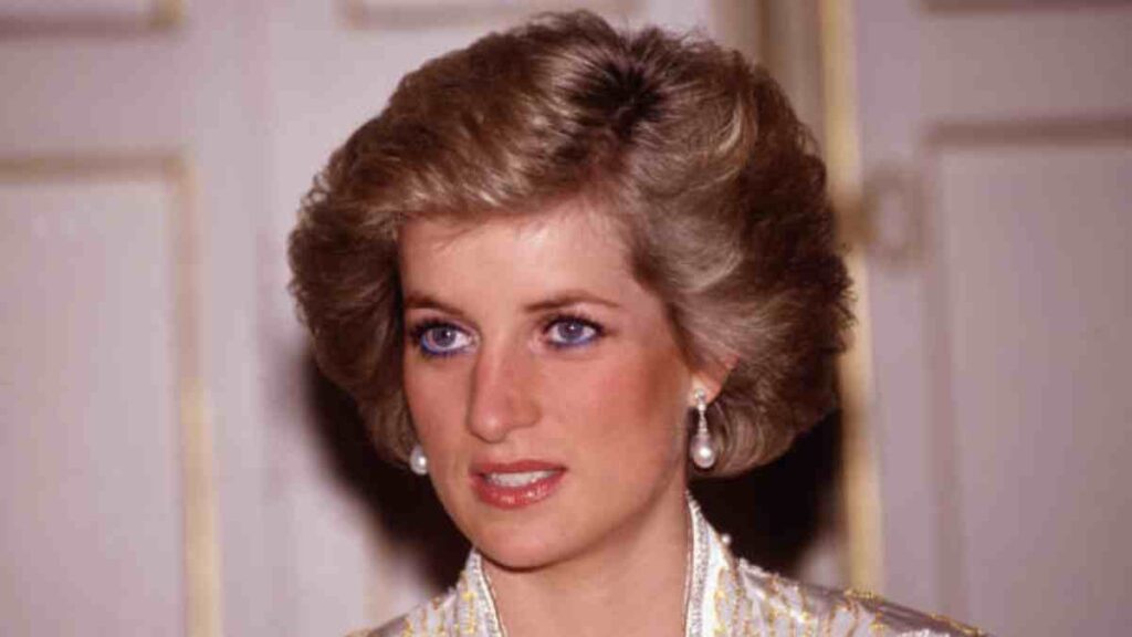 Vestido de Lady Di fue subastado en más de 300 mil dólares