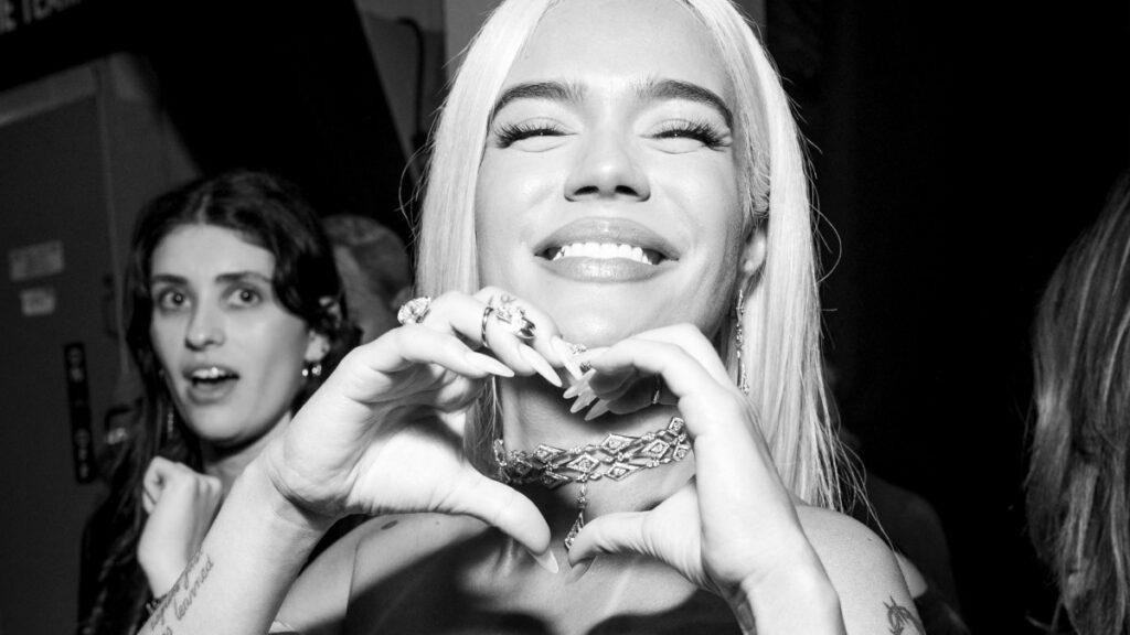 Karol G Hjospital Oncologia Ninos Cancer Mexico