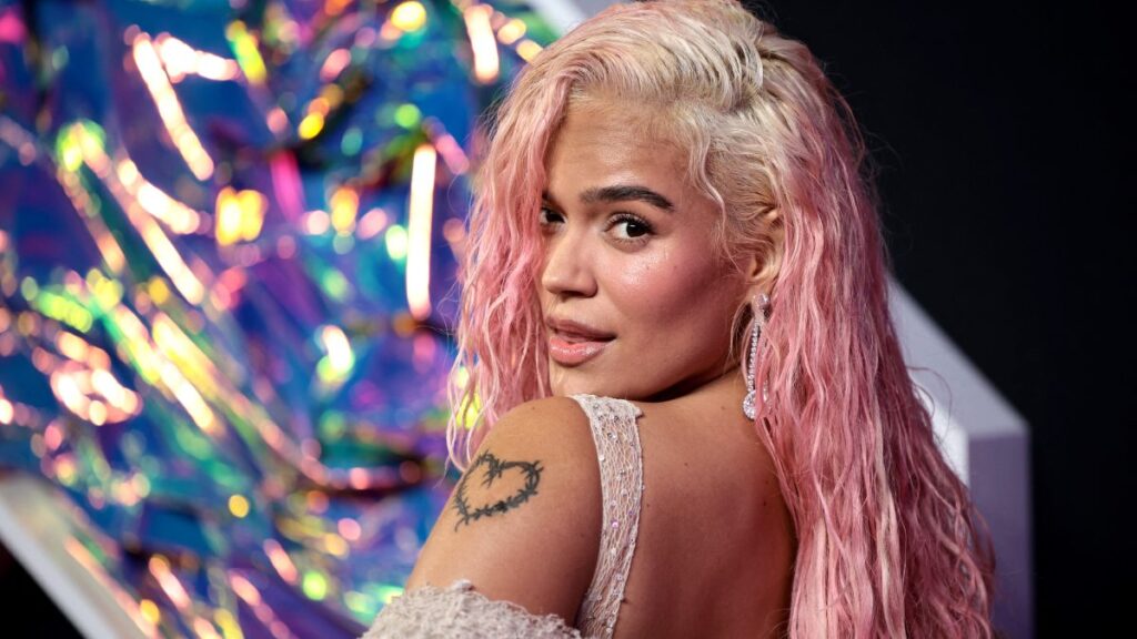 Acusan a Karol G de hacer playback en conciertos; ella responde