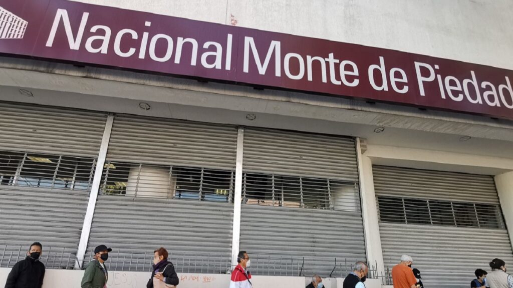 Estalla huelga en el monte de piedad. Cuartoscuro