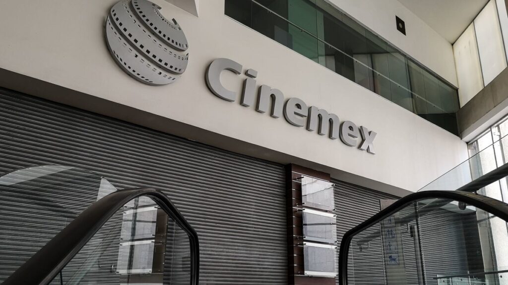 tamaulipas-cinemex-discrimina-a-familia-en-matamoros