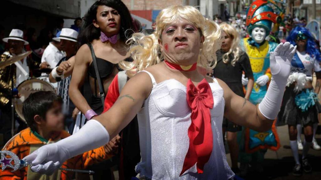 Se arma campal en carnaval de Chimalhuacán