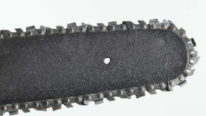 ¡Como escena de película de Terror! Con una motosierra, hombre amenaza a clientes de un bar en Michoacán