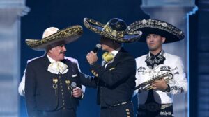 El “Potrillo” emociona con foto inédita junto a Vicente Fernández