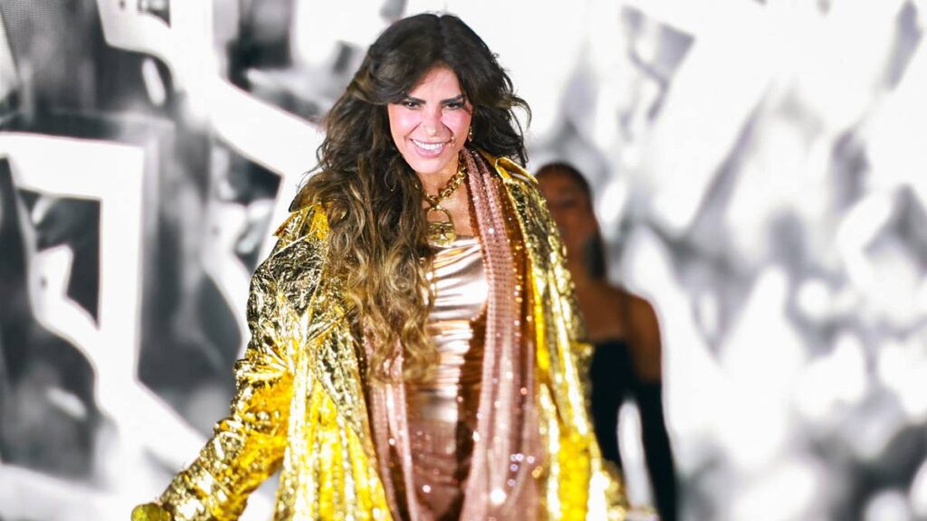 Gloria Trevi que tiene dos hijos varones: Ángel Gabriel y Miguel Armando en concierto