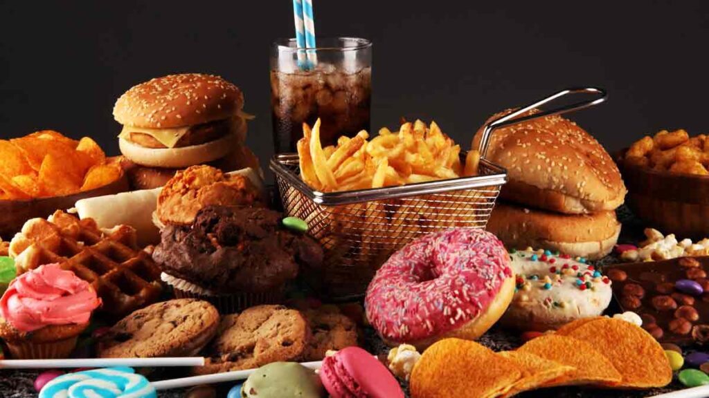 La comida chatarra ya no es permitida en escuelas.