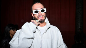 J Balvin comparte video de un supuesto ovni y genera polémica en redes