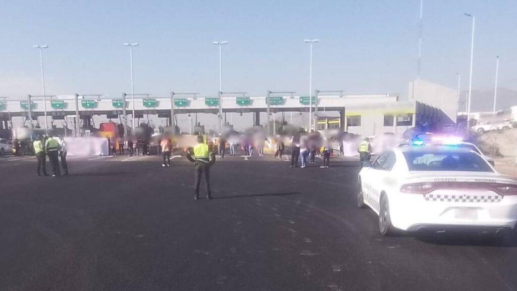 MEXICO-PACHUCA BLOQUEO AGUA