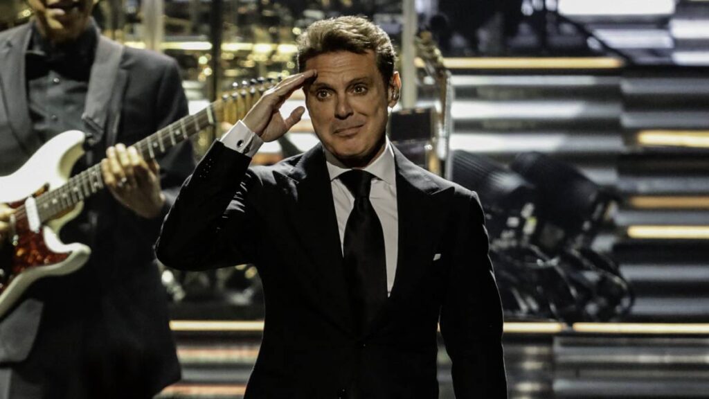 Xavi hace cover de canción de Luis Miguel, el “Sol”,