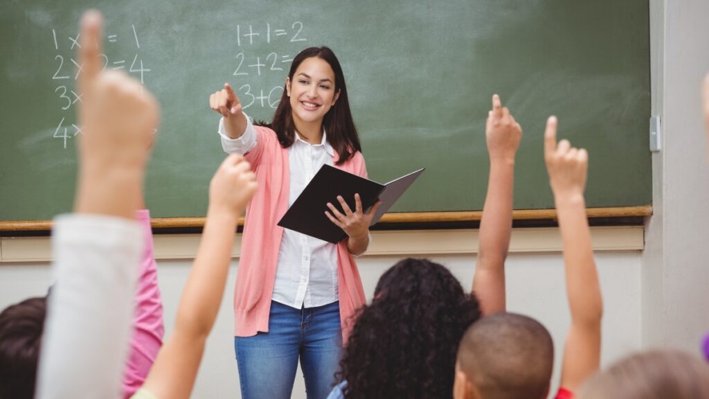 SEP prepara nuevo sistema de contratación y promoción docente.