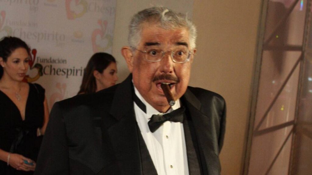 Edgar Vivar comparte foto junto al profesor Jirafales