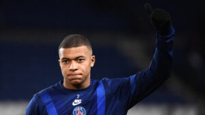 Kylian Mbappé califica como "despreciable" a senadora paraguaya por comentarios racistas