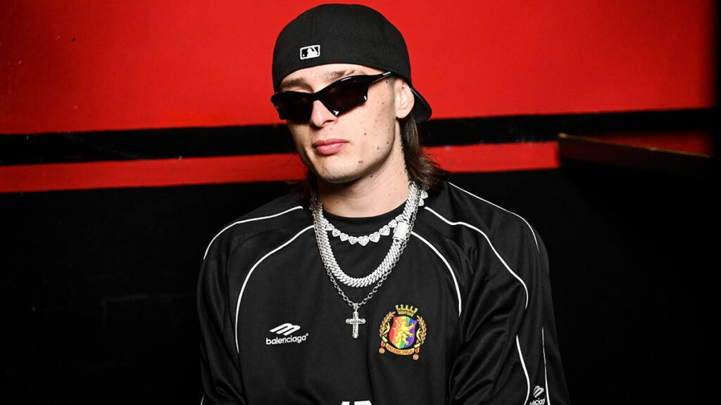 nuevo corte cabello Peso Pluma